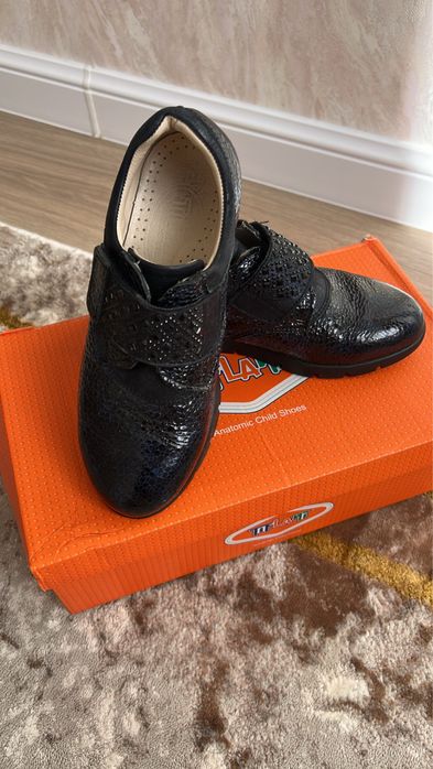 Продам обувь Tifflani