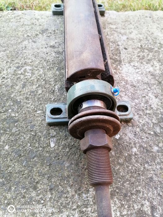 Vând un satâr, abric pentru tâmplărie și diverse axuri circular