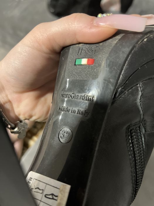 Vand cizme cu toc NeroGiardini