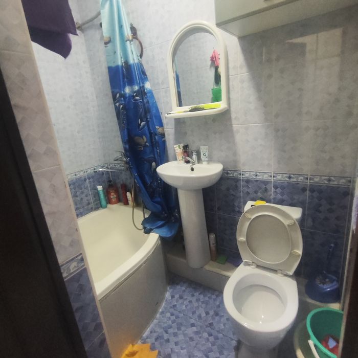 1 комнотная квартира продаётся сроочно 2 й етаж