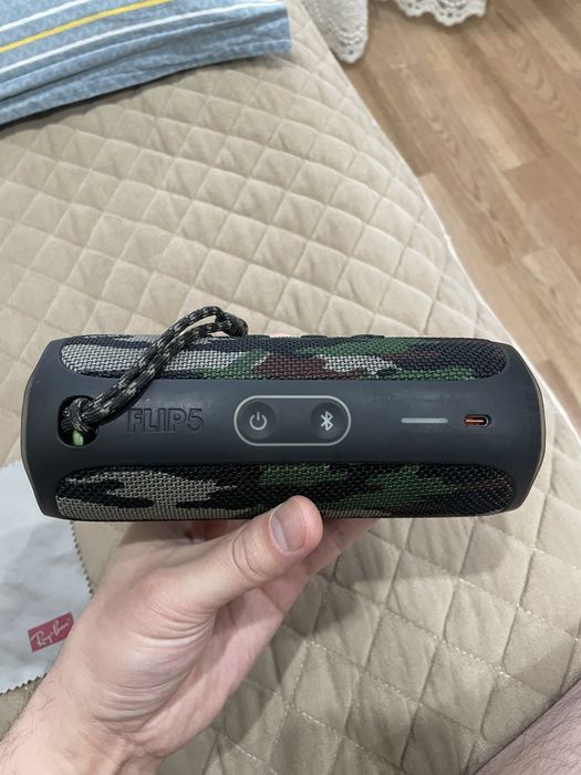 Продам оригинальную колонку Jbl flipp5