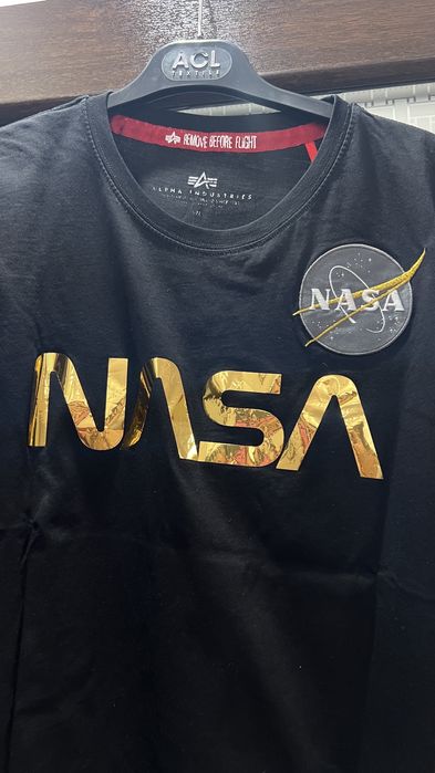 Tricou dama negru cu imprimeu auriu