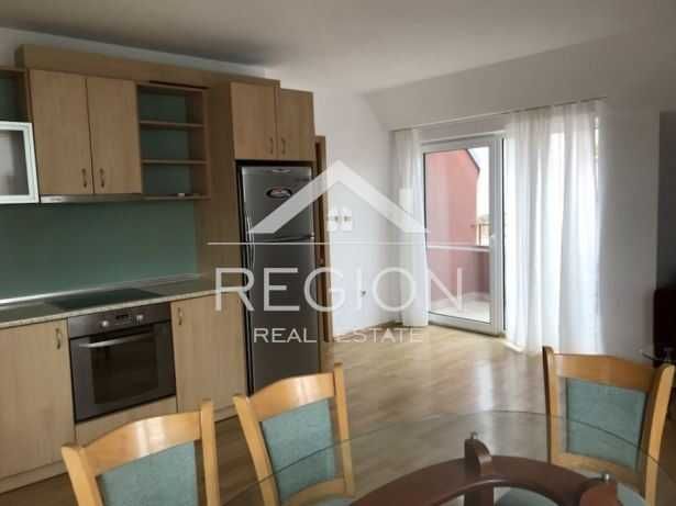 Дава се под наем Тристаен апартамент в Варна, Гръцка махала - 80 кв.м за 459 € - Снимка #2