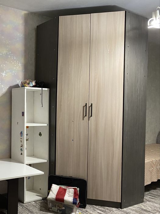 Шкаф угловой с пеналом