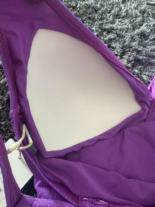 Дамски бански L размер,