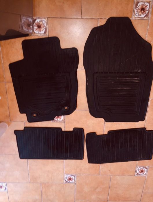 Полики оригинал Рав4