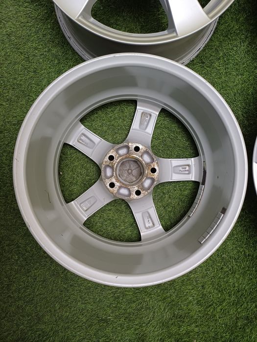 Диски R17 5x120 на BMW.