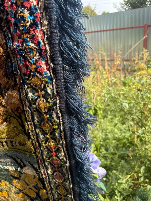 Carpeta cusută manual