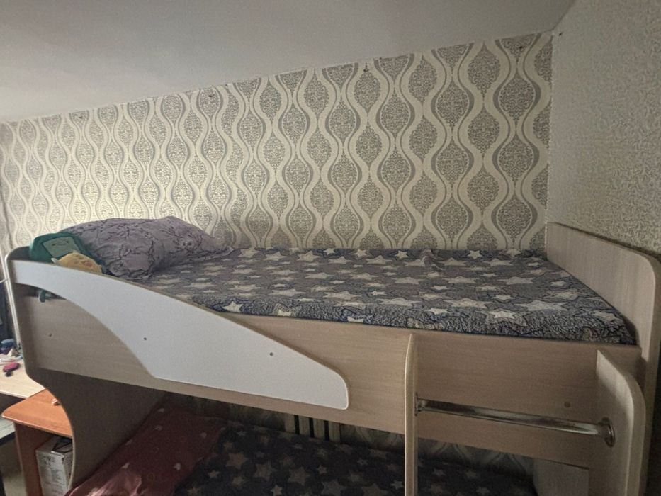 Продам двухъярусную кровать