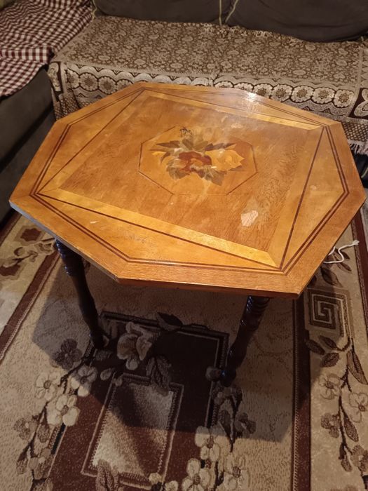 Продам журнальный бу