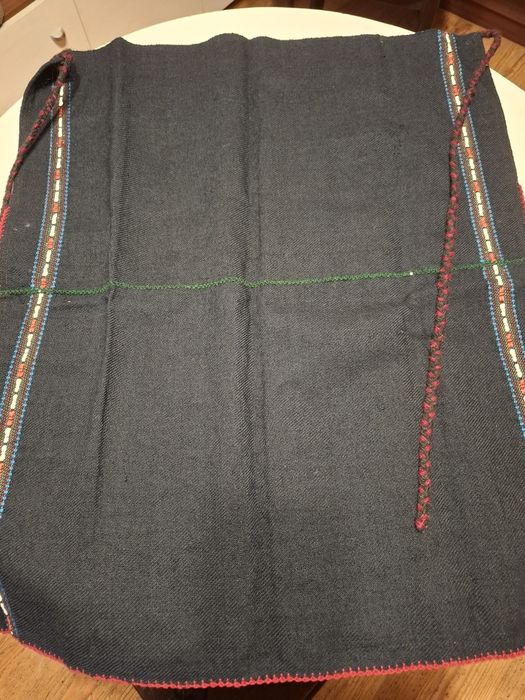 Автентични дрехи и кърпи,ръчно изработени