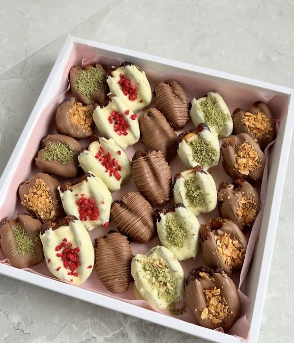 Финики в шоколаде