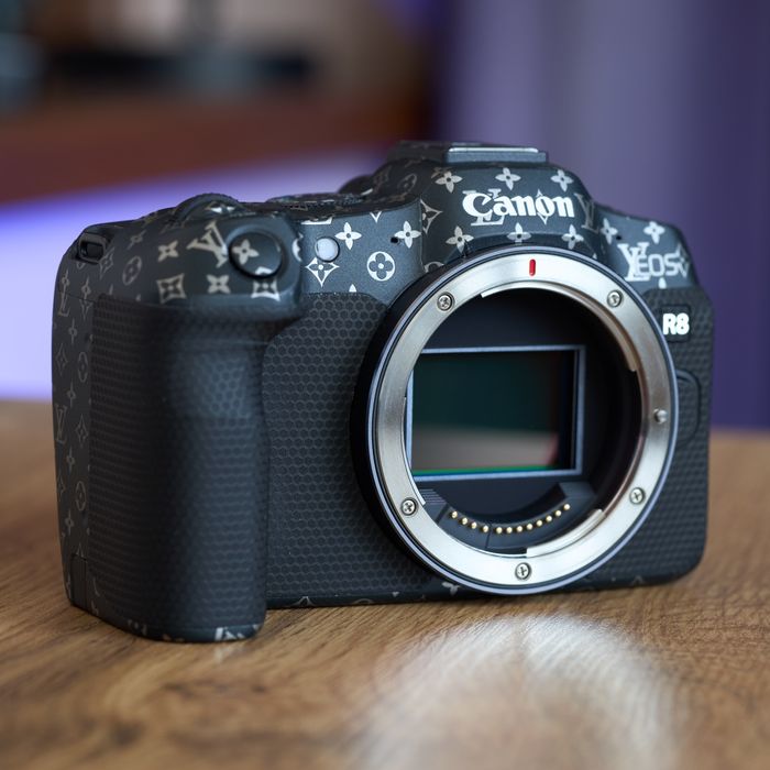 Фотоаппарат Canon EOS R8