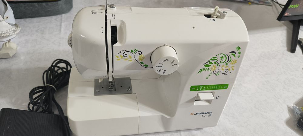Швейная машина Ягуар