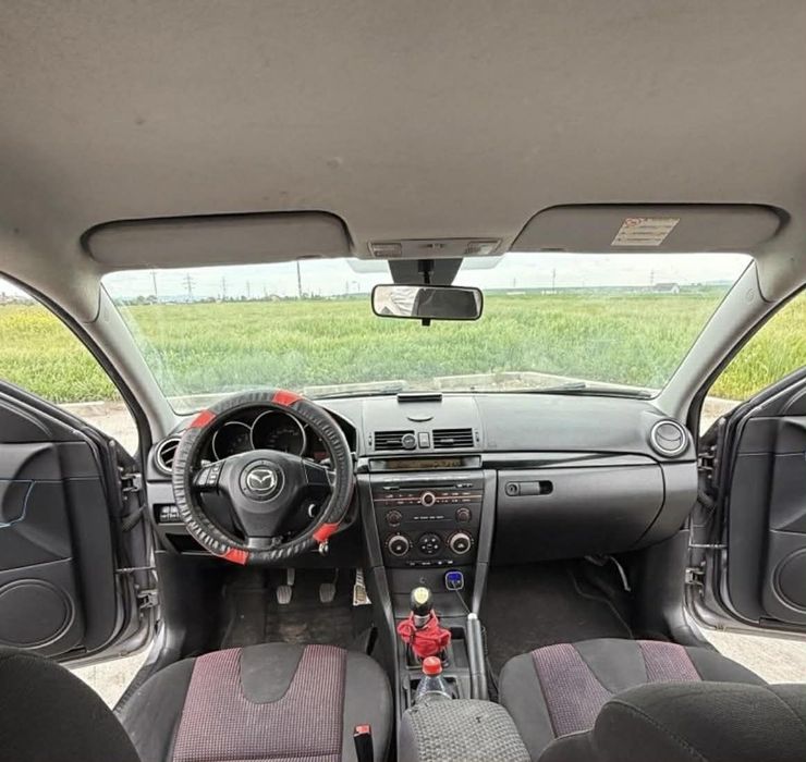 Vând Mașina Mazda 3