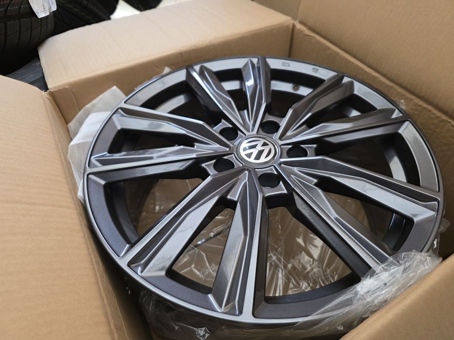 Jante de aliaj pentru vw pe 17 marca silver line model  Akron