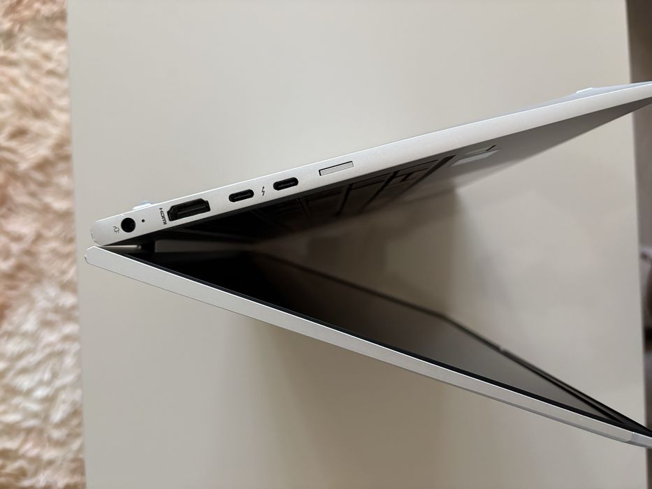 HP EliteBook 840 G8 Premium (i5 Gen 11, 16GB RAM, 512GB SSD) + Cadou Kit Wireless Dell (Mouse/Tastatură)
