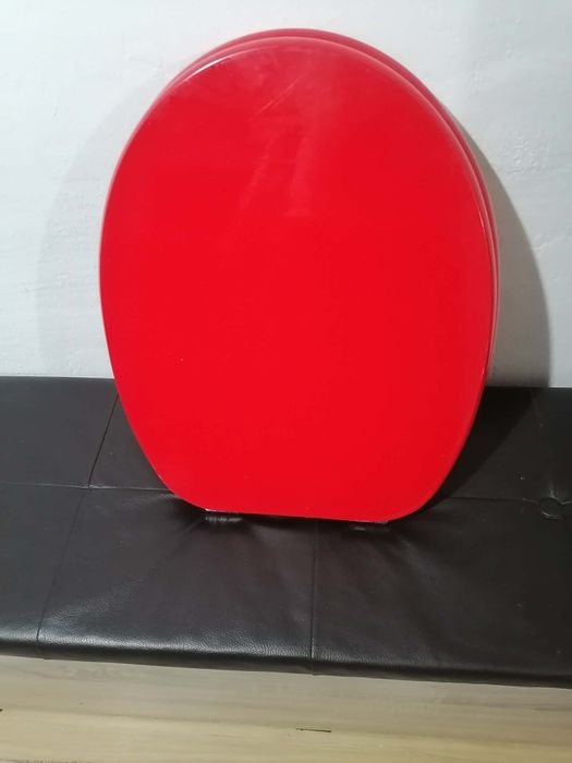 Капак за тоалетна чиния