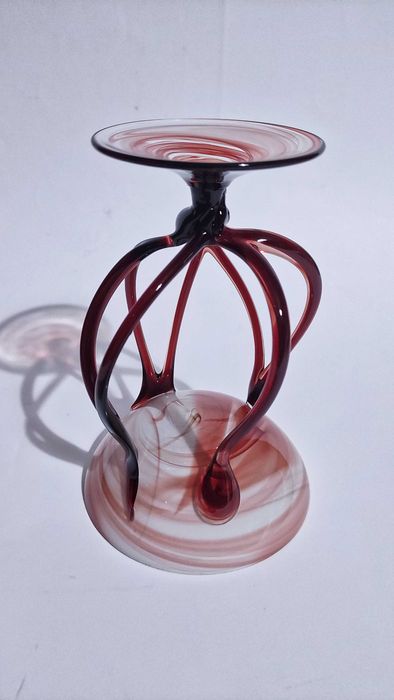 Купа на пиедестал от арт стъкло