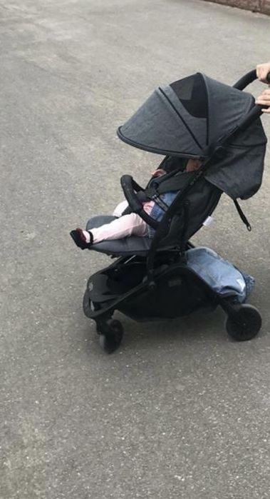 Коляска легкая собирается