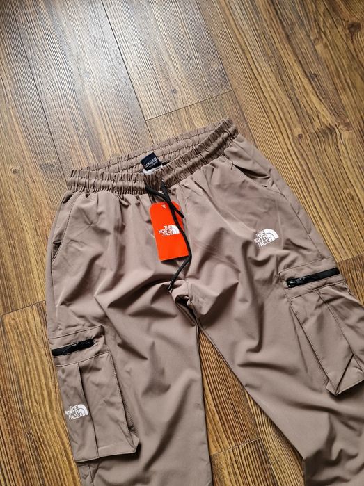 Страхотно мъжко спортно карго долнище   THE NF размер  S M L