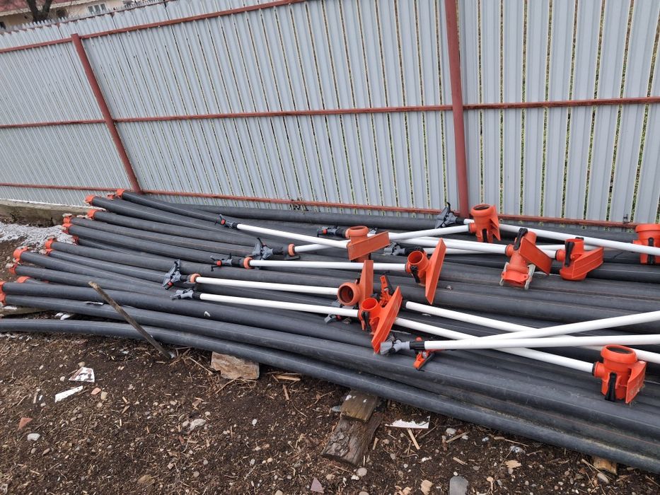 Țevi irigație diametrul 75 cu aspersoare și motopompă 3 țoli