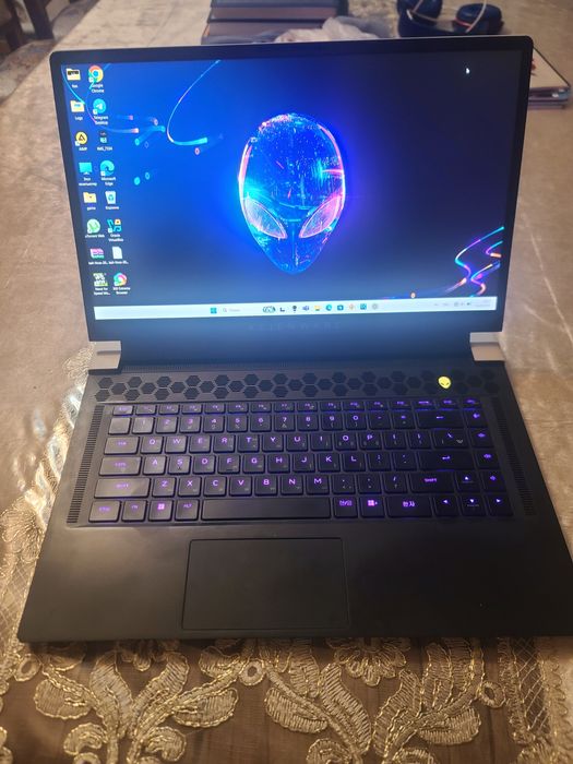 Alienware X15 R2