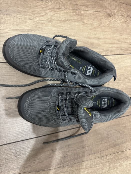 Продам спецобувь