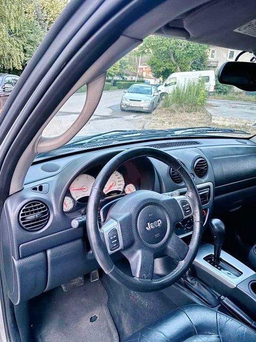 Jeep  Cherokee  2.8 CRD  автомат - нов внос