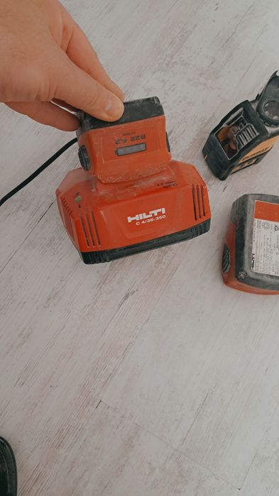 Батерии Хилти, перфоратор Хилти ТЕ 4  лазер Деваулт червен лъч