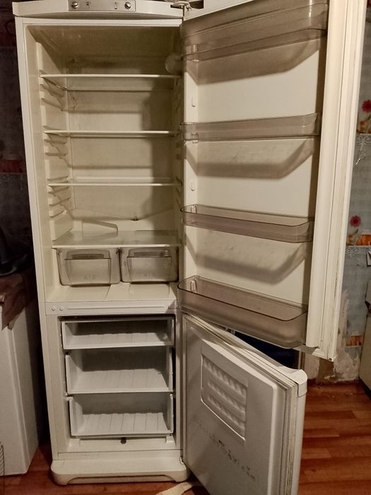 Срочно! Продам холодильник в рабочем состоянии