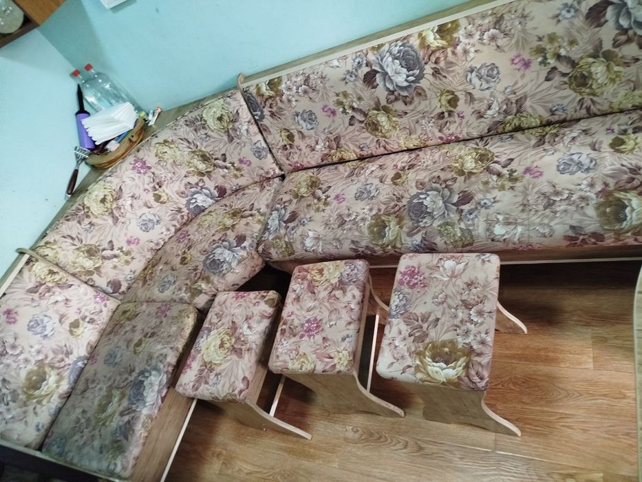 Качественная химчистка мягкой мебели любой сложности. Уборка квартир,о