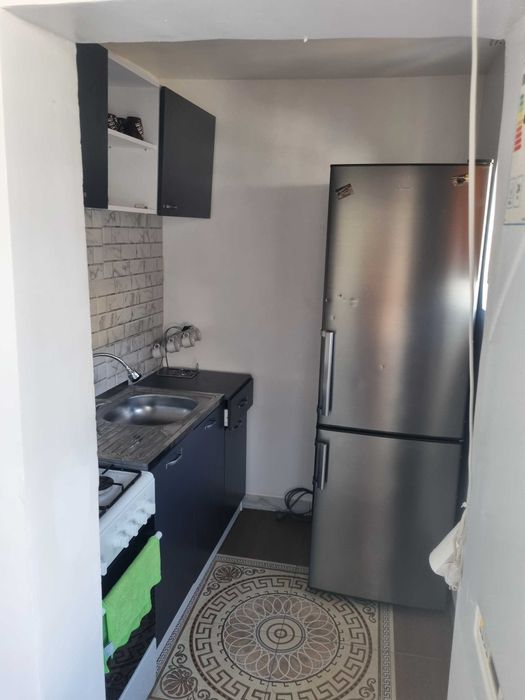 Închiriez apartament