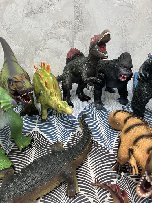 Продам колекцию динозавров