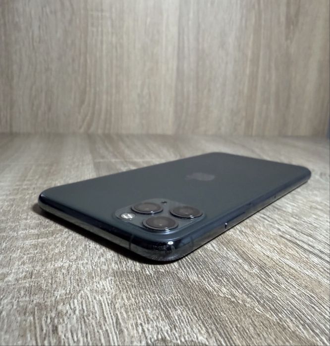 iPhone 11 PRO MAX / 93% / Accept Schimburi