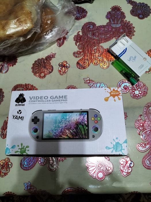 Игровая консоль продаю