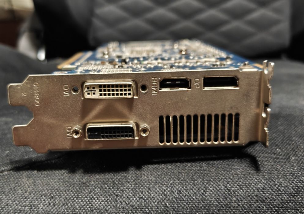 Видеокарта Radeon HD 6800