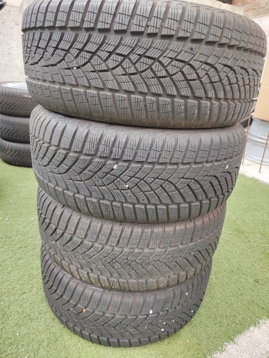 4 бр зимни 225/45/18 Goodyear
