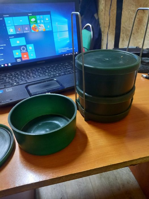 Термоса пищевые с пластиковыми чашками