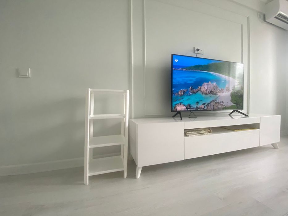 Подставка для телевизора