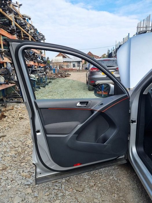 Usa Stanga Fata Volkswagen Tiguan 5N 2007 - 2011 SUV 4 Usi SILVER (1481)