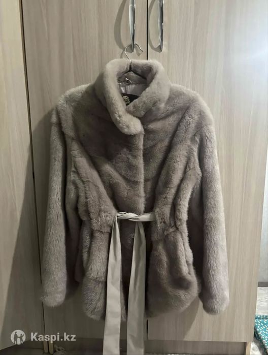 Норковая шуба, кожаные ремешки