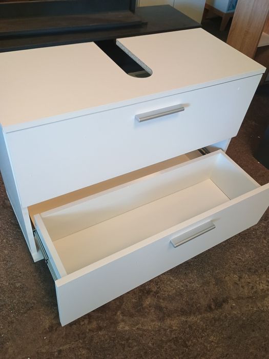 Шкаф за подмивка