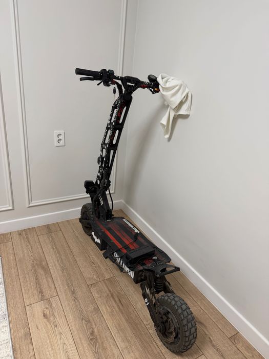 Продам электросамокат Ultron t128pro