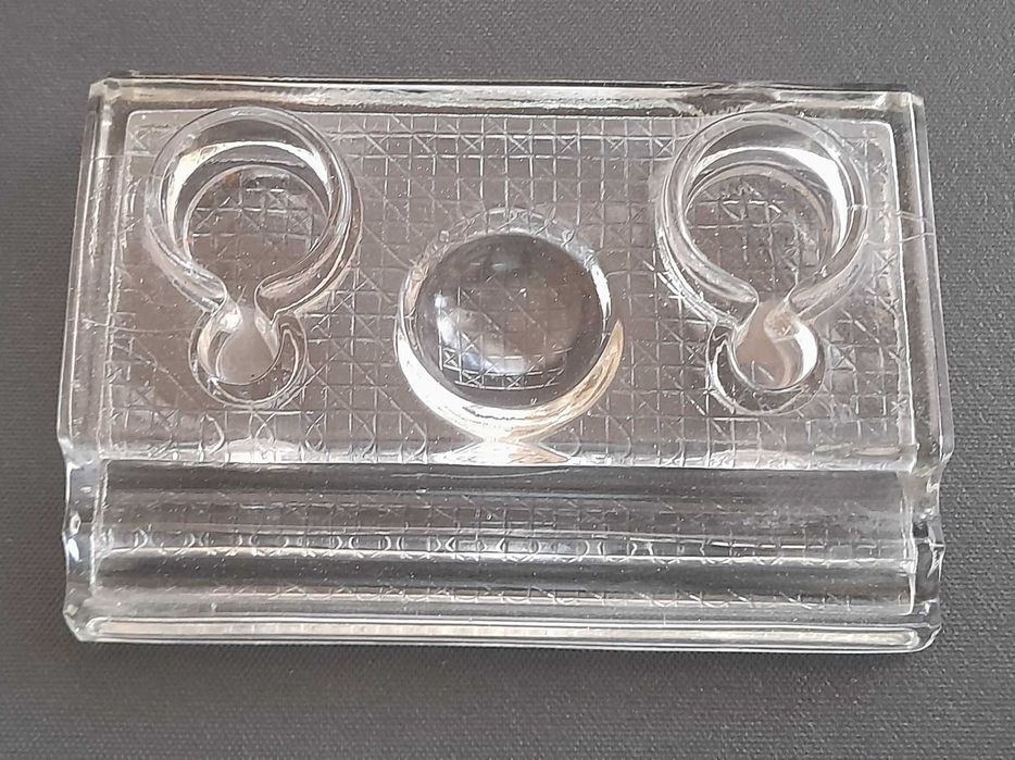 Старинни стъклени мастилници