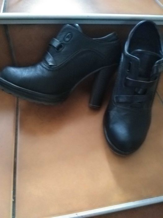 Дамски обувки черни