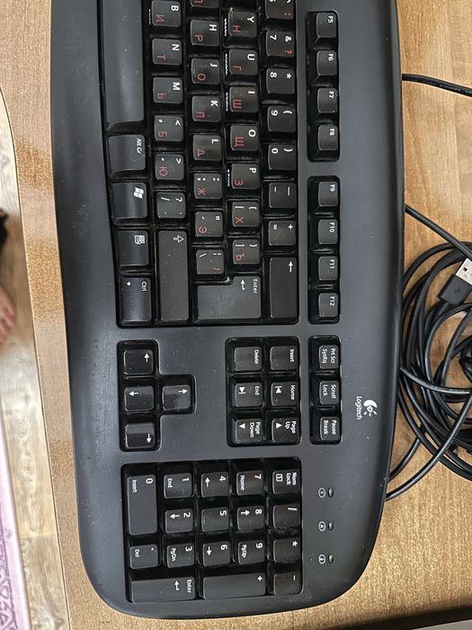 Клавиатура Logitech.