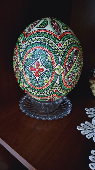 Ouă de struț incondeiate