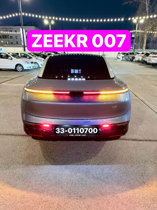 Zeekr 007. Kraska tozza. 688 zapas hod. 0-100 gacha 4 sekund. 422 ot