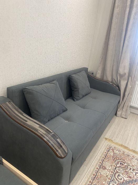 Продам диван для гостинной